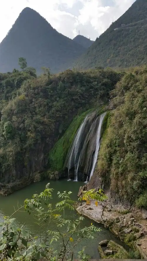 滴水滩瀑布·六枝落别