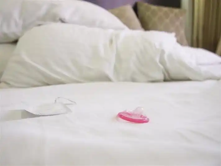 用错了,避孕套也有"副作用"!男人都要学习