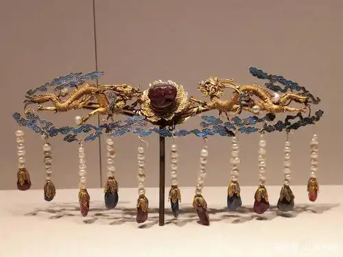 故宫珍宝之《故宫黄金珠宝首饰》