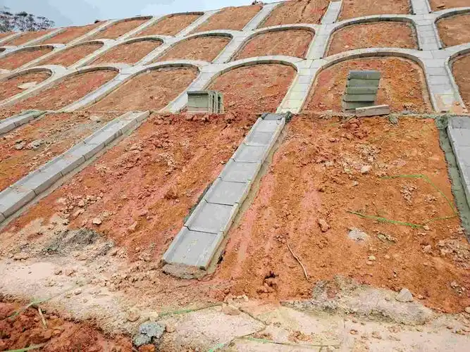 玉林陆川县诚招高速公路护坡施工队伍,长期稳定.多劳多得,待