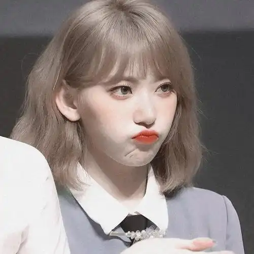 我关注着你的所有,包括你喜欢的那个人.