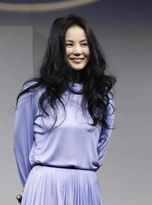 李敖评价王菲她之所以高冷是因为没文化根本就是个愚妇