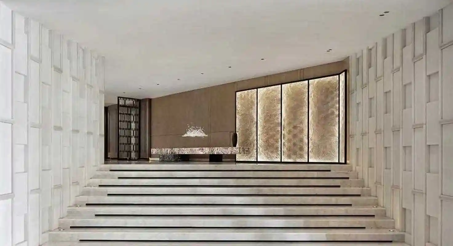 三亚金凤凰酒店 三亚这个度假胜地,除了看海之外,选择酒店也是重头戏.