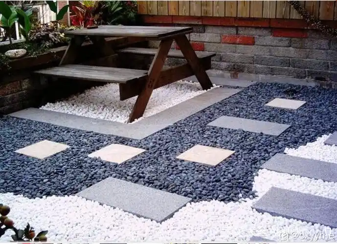 一般建路的这个材料都是水泥和石子,特别是石子的造型摆设上面,绝对