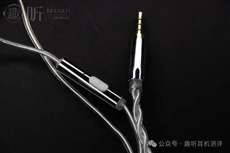 趣听鸣竹林鸟青鸾入耳式动圈耳机体验测评报告