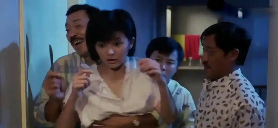 1985年《夏日福星》这部电影的装扮不是很漂亮.