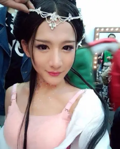 最美伪娘小灿女装照爆红 盘点那些男扮女装的花美男