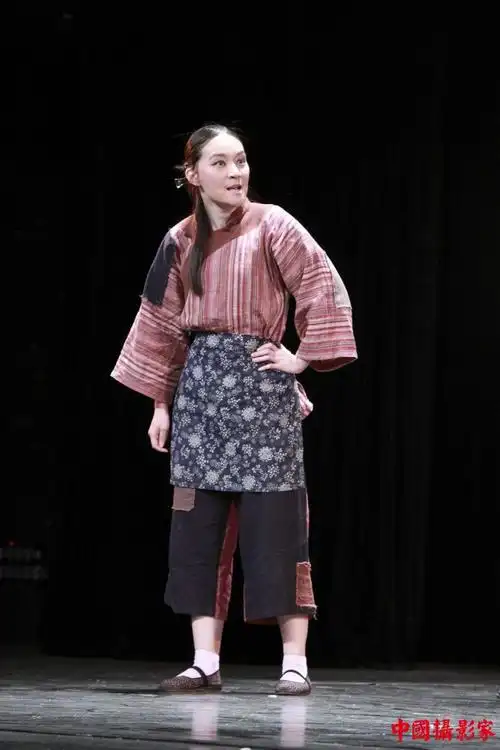 荒诞派喜剧《驴得水》