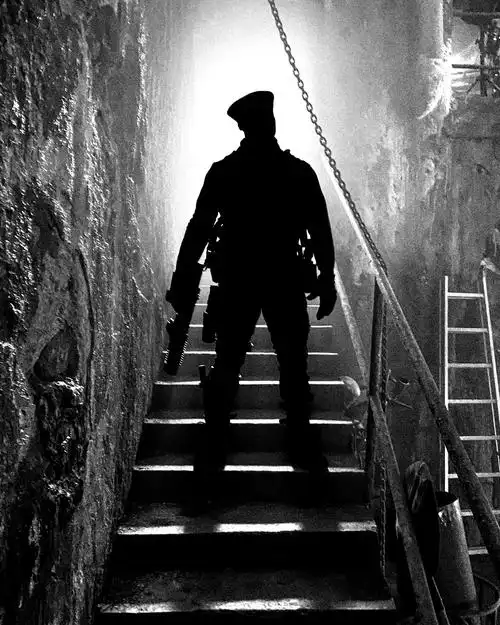 《无主之地》曝角色剧照 神秘黑色剪影引联想