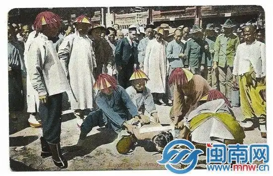 台北及海外史料清朝明信片再现海盗在厦斩首场景