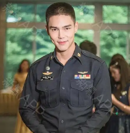 男主长这样 妥妥的混血 迷之remix凤小岳 锦荣