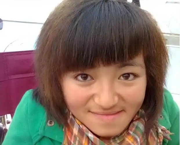 袖珍女孩李喜梅身高80厘米连嫁两任帅小伙如今靠自己当总裁