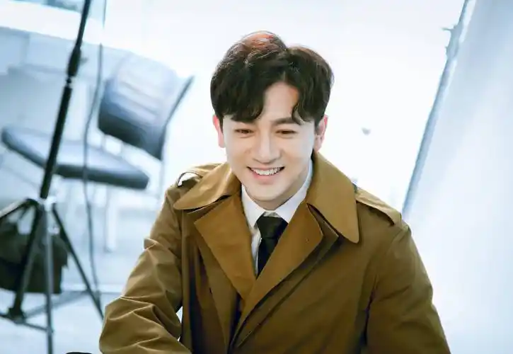 50岁巨星苏有朋遭金融诈骗!损失金额巨大,李登辉家人损失1.24亿