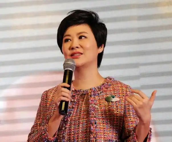 辽宁电视台主持人金霞去哪了