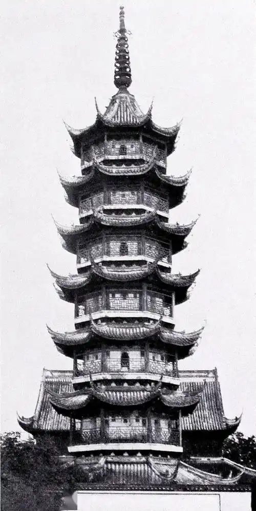 8,位于松江府西林寺内的西林塔,又名报恩塔,始建于南宋时期,明朝年间