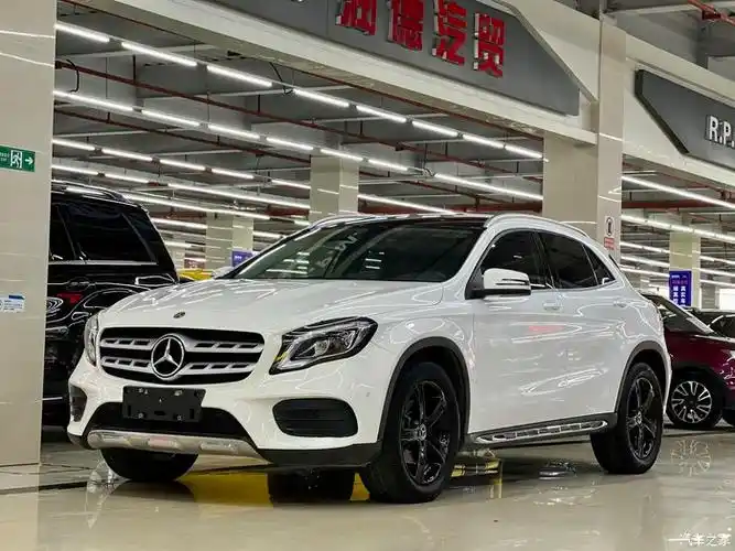 138一口价19年12月奔驰gla200时尚