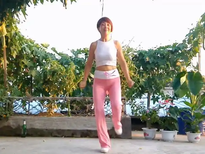 陈静广场舞 (梨泰院自由)