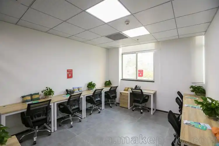 龙岗横岗u谷智造10人办公室火热招租,低至3080全包,直租