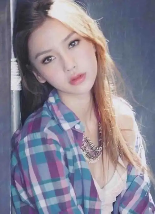 angelababy嫩模时期旧照