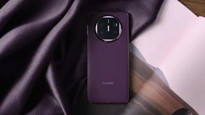 华为mate x5幻影紫,不仅是手机,更是你春季穿搭的时尚宣言.