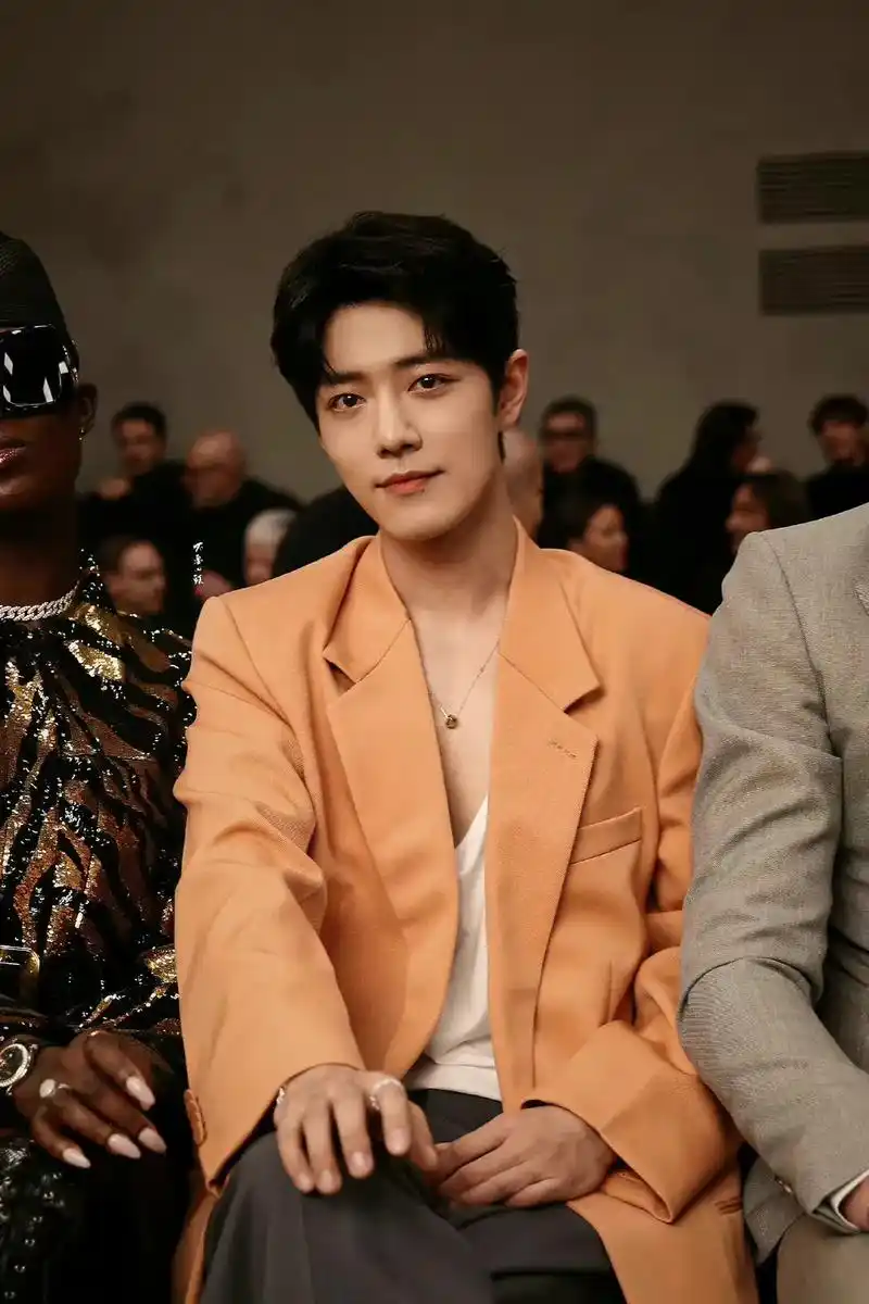 闪闪发光不需要形容词的肖战#内娱颜值天花板 #治愈系笑容  - 抖音