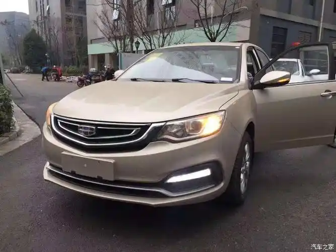 香槟色,金色.比较亮眼