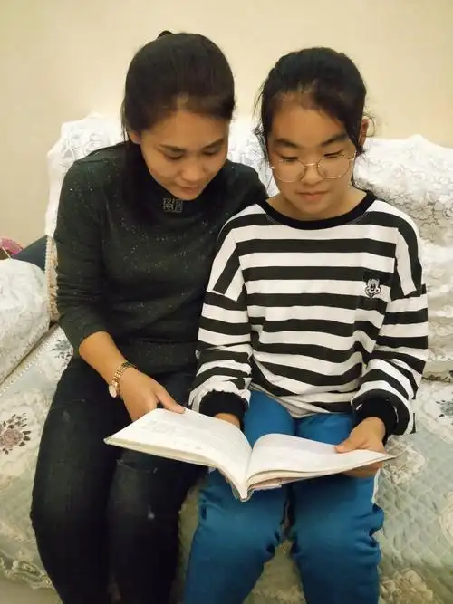 实验小学六年六班亲子阅读美好时光