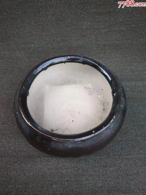 有年纪的黑釉笔洗