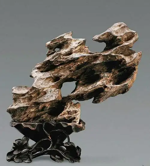 收藏鉴赏石中精品太湖石