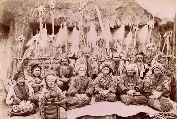 实际上准确的说来,日本最开始是属于虾夷人的领土,大和民族只能算是