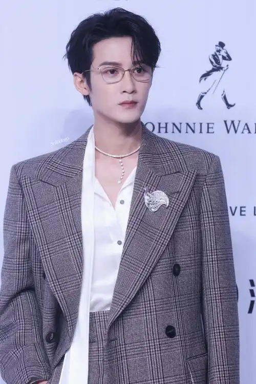 gq红毯##檀健次gq造型玩这么大