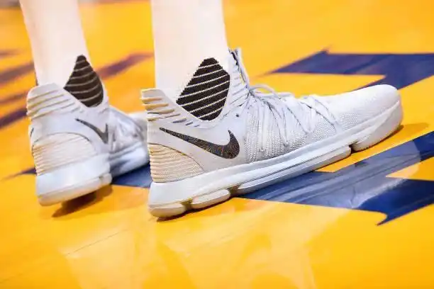 杜兰特第十代篮球鞋 kd10 冰蓝kevin durant此款球鞋:冰蓝色(市售)十