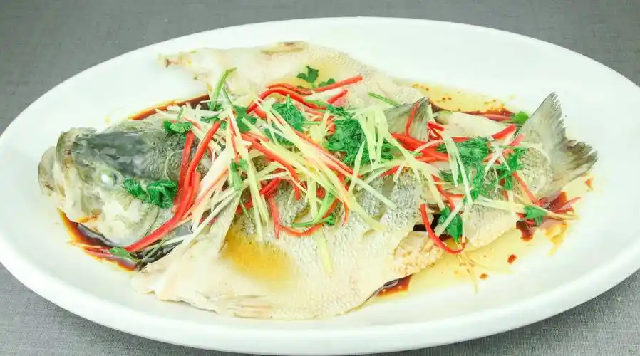 原因就是没有掌握好这些关键的步骤,下面就给大家分享清蒸鲈鱼正确的