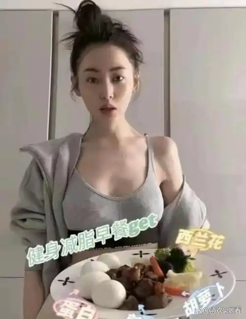 大家刚睡醒时可能会伸个懒腰,但张天爱一睡醒就会立马倒立,还声称要对