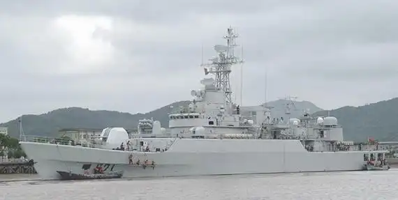 图文:东海舰队列装的053h3导弹护卫舰521嘉兴号