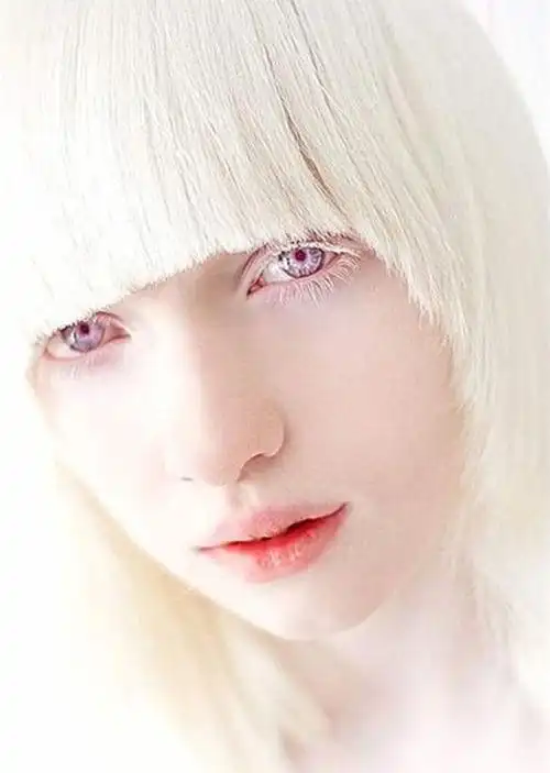 乌克兰绝美白化女孩