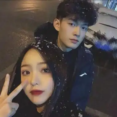 抖音最火的情侣头像真人霸气