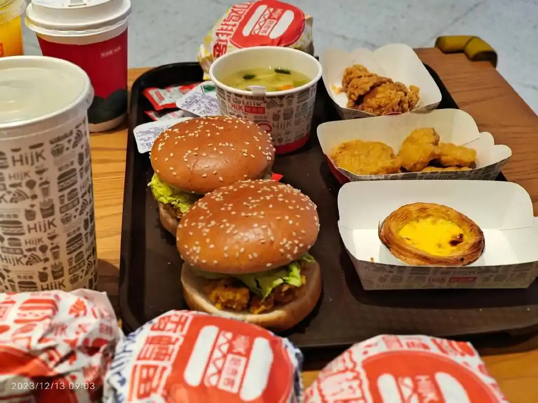 美食不止一分钟 #吃呀吃呀吃 吃汉堡啦?#吃货大作战 #汉 - 抖音