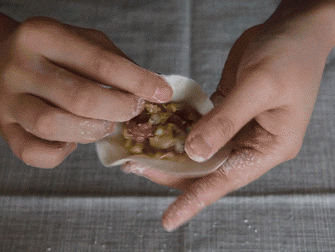 谁还不会包个饺子