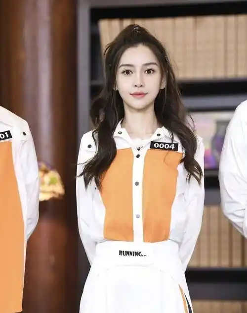 关晓彤baby同框,当看到两人怼脸照时,终于明白鹿晗的品味了_节目_气质