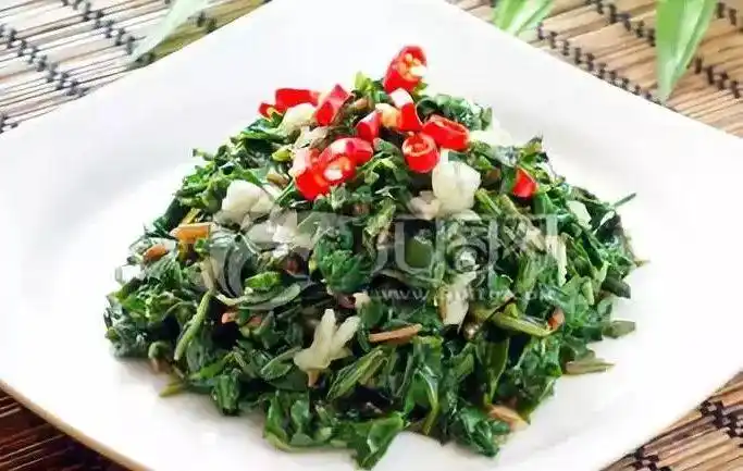 300克   调料:大蒜(白皮)10克,盐5克,味精2克,醋10克,香油5克   做法