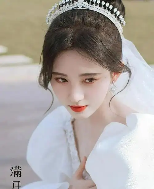 鞠婧祎白色婚纱照美若天仙雪肤玉貌太靓丽动人