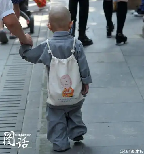 可爱的小和尚.