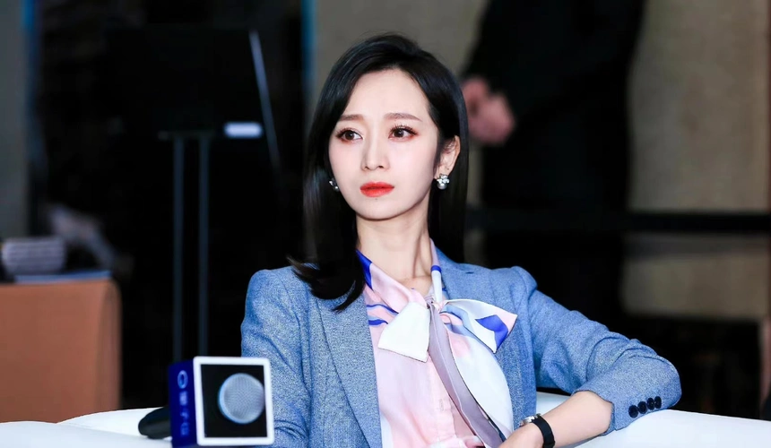 王治郅疑似离婚,妻子发文耐人寻味,发表释怀言论 删除结婚照片_周蕾