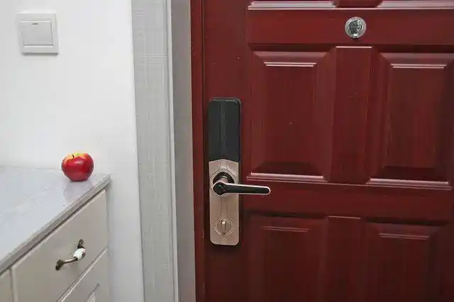 这种锁对外固若金汤,我却有5种方法打开