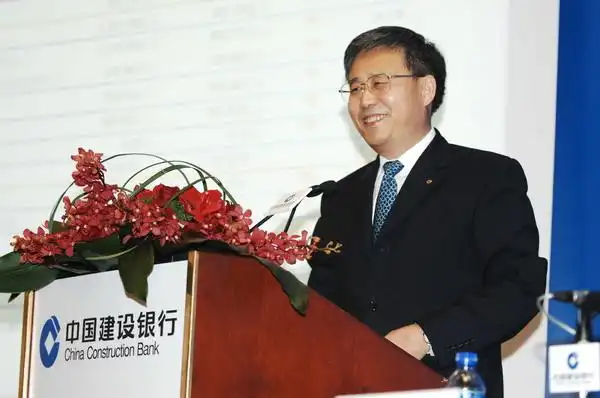 监事长谢渡扬,副行长范一飞,首席财务官庞秀生出席了香港的发布会