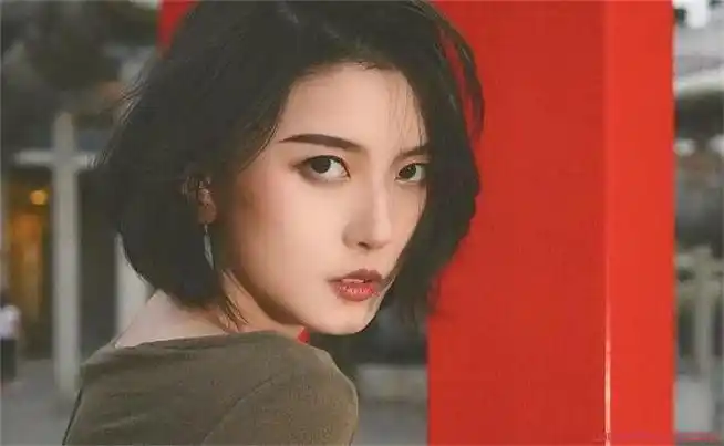 抖音聂小雨多大 详细个人资料背景起底撞脸周海媚疑整容