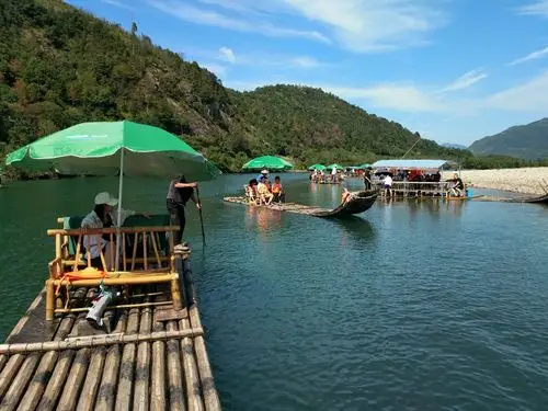 走进永嘉楠溪江狮子岩