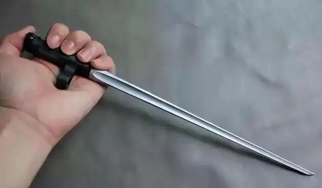 对越自卫反击战结束后,我军三棱刺刀为什么被"禁用"了