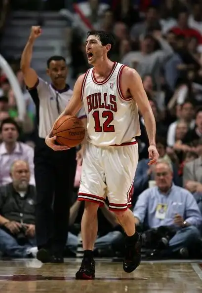 公牛为签罗斯将有大动作 六队争夺控位辛里奇